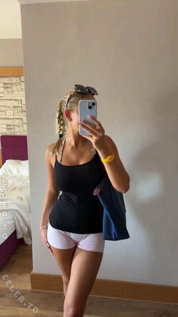 Full leaked Queenice private photo