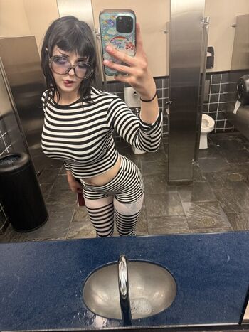 Full leaked Arie private photo