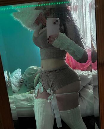 Full leaked Mhiding private photo