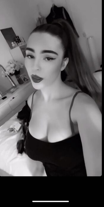 Full leaked A u relie private photo