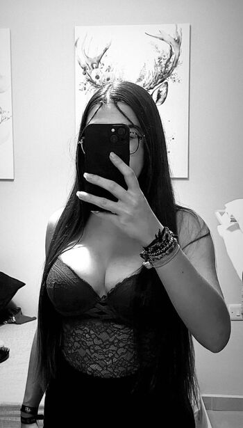 Full leaked A u relie private photo