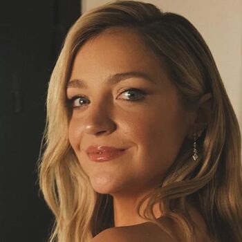 Full leaked Abby elliot private photo