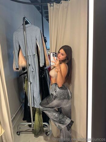 Full leaked Abi juncos private photo