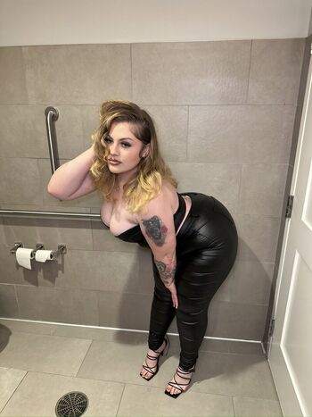 Full leaked Abifyee private photo