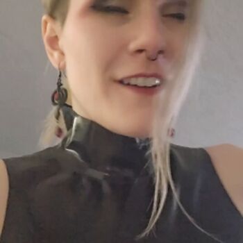 Full leaked Adalind gray private photo