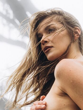 Full leaked Adelinafien page private photo