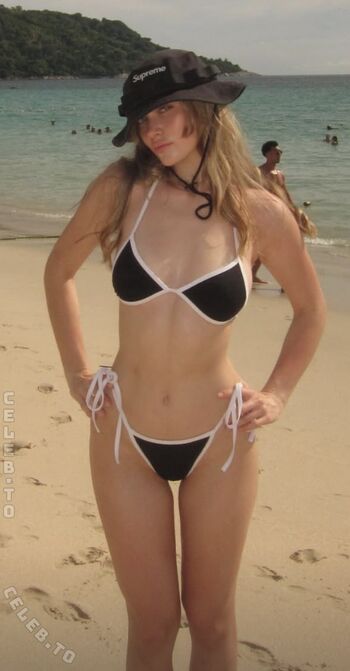 Full leaked Adelinafien private photo