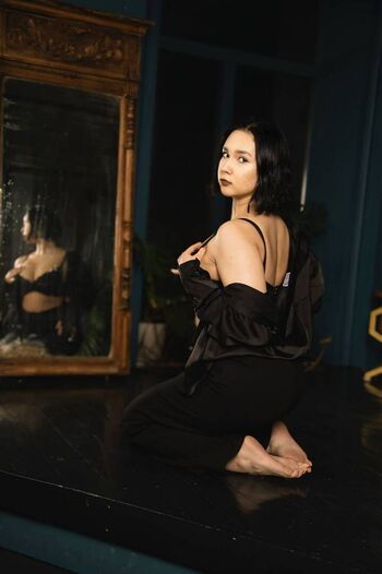 Full leaked Adellene private photo