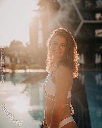 Full leaked Adrianahunzinger private photo