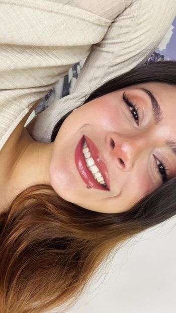 Full leaked Adrianna private photo