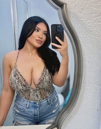Full leaked Adriannaledesma private photo