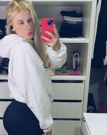 Full leaked Adriele buchner private photo