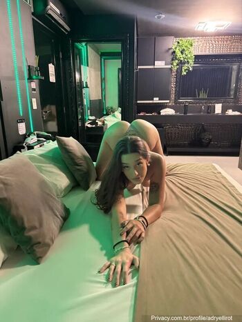 Full leaked Adrielly rot page private photo