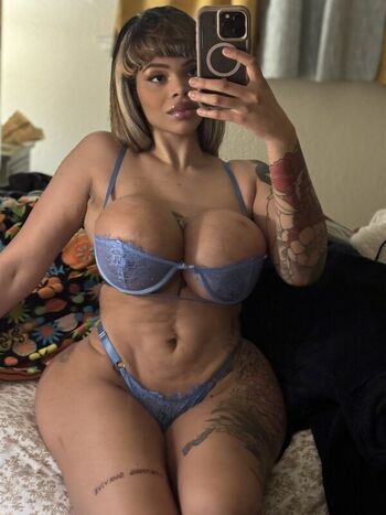 Full leaked African bimbos private photo