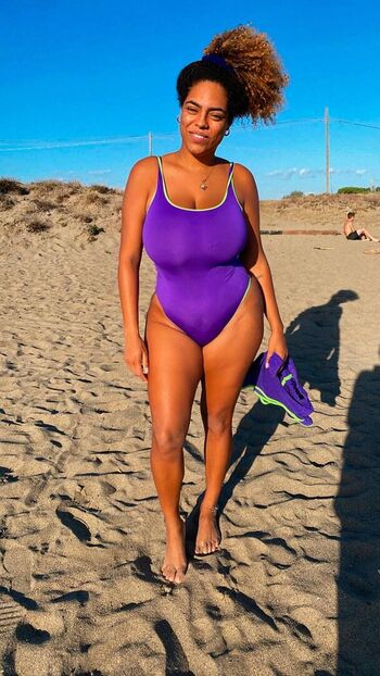 Full leaked Afrolatina private photo