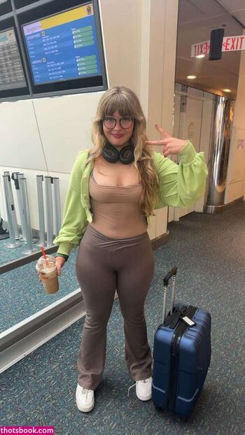 Full leaked Aiiygatorz page private photo