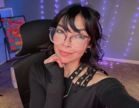 Full leaked Aileensenpaireacts private photo