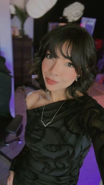Full leaked Aileensenpaireacts private photo