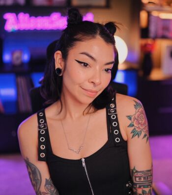 Full leaked Aileensenpaireacts private photo