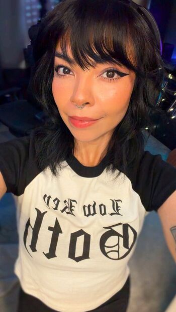 AileenSenpaiReacts