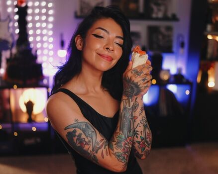 Full leaked Aileensenpaireacts private photo