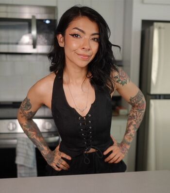 Full leaked Aileensenpaireacts private photo