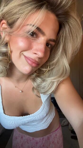 Full leaked Ainsley rolstad page private photo