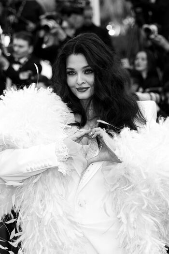 Full leaked Aishwarya rai private photo