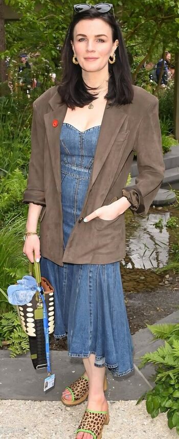 Full leaked Aisling bea private photo