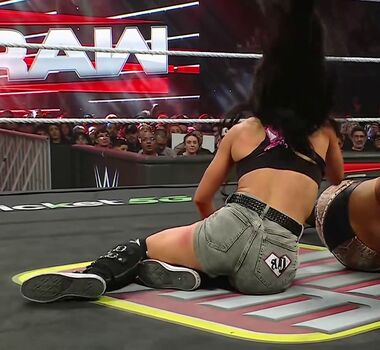 Full leaked Aj lee page private photo