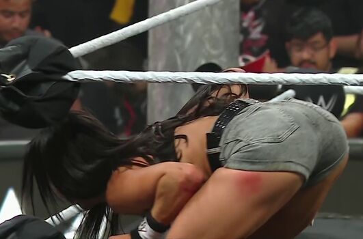 Full leaked Aj lee page private photo