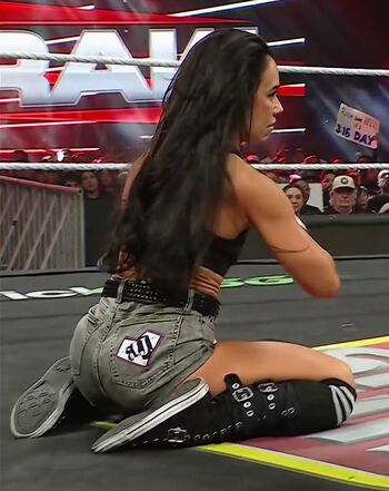 Full leaked Aj lee private photo