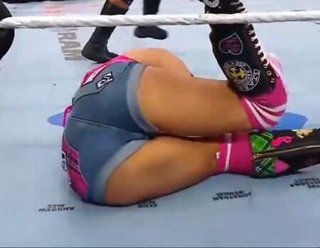 Full leaked Aj lee private photo