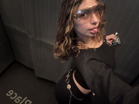 Full leaked Akirya private photo