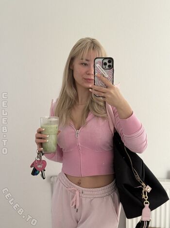Full leaked Akkcess  page private photo