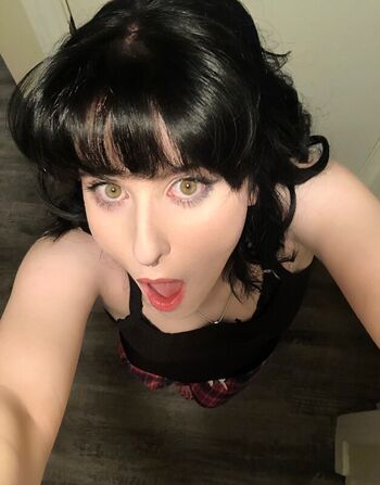 Full leaked Akutles private photo
