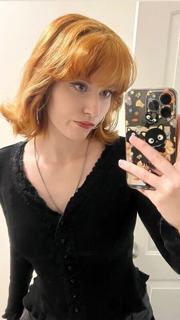 Full leaked Akutles private photo