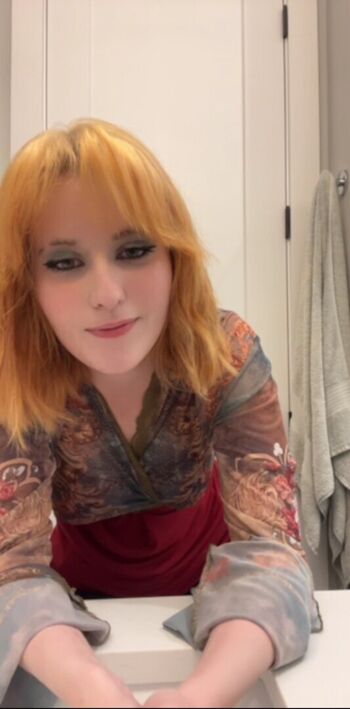 Full leaked Akutles private photo