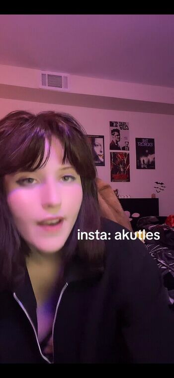Full leaked Akutles private photo