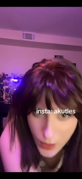 Akutles