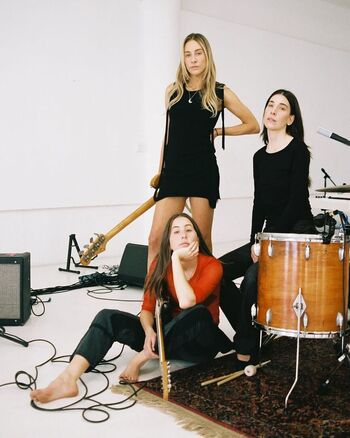 Full leaked Alana haim private photo