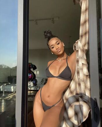 Full leaked Alana walker private photo