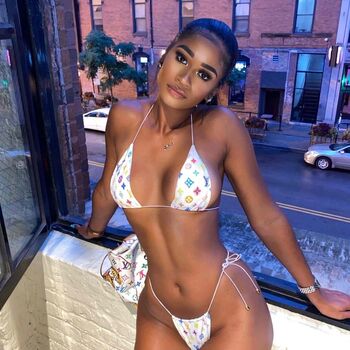Full leaked Alana walker private photo