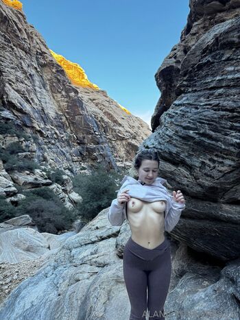 Alanarose8