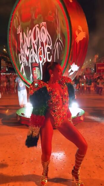Full leaked Alane dias page private photo
