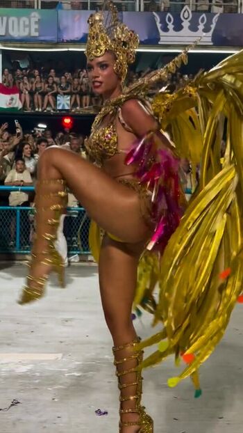 Full leaked Alane dias page private photo
