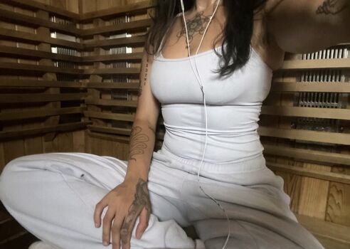Full leaked Alearninggardens private photo