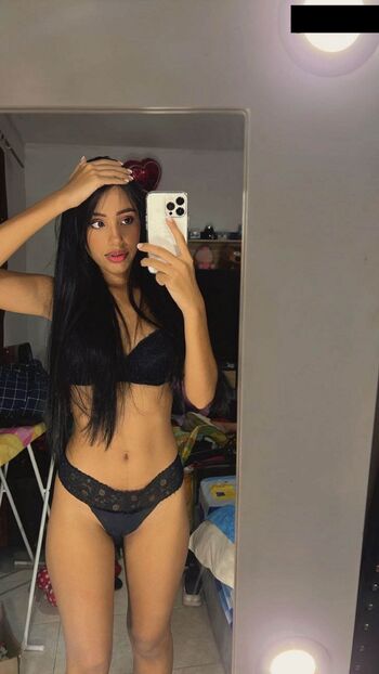 Full leaked Alejandralamalandra private photo