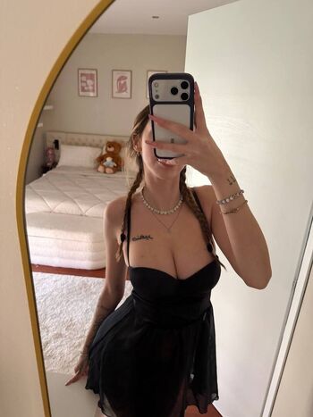 Full leaked Alessia private photo