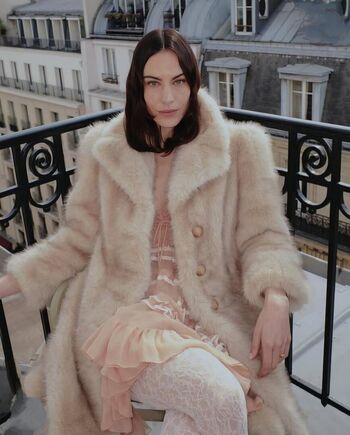 Full leaked Alexa chung private photo
